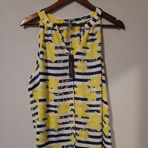 Market & Spruce flower top